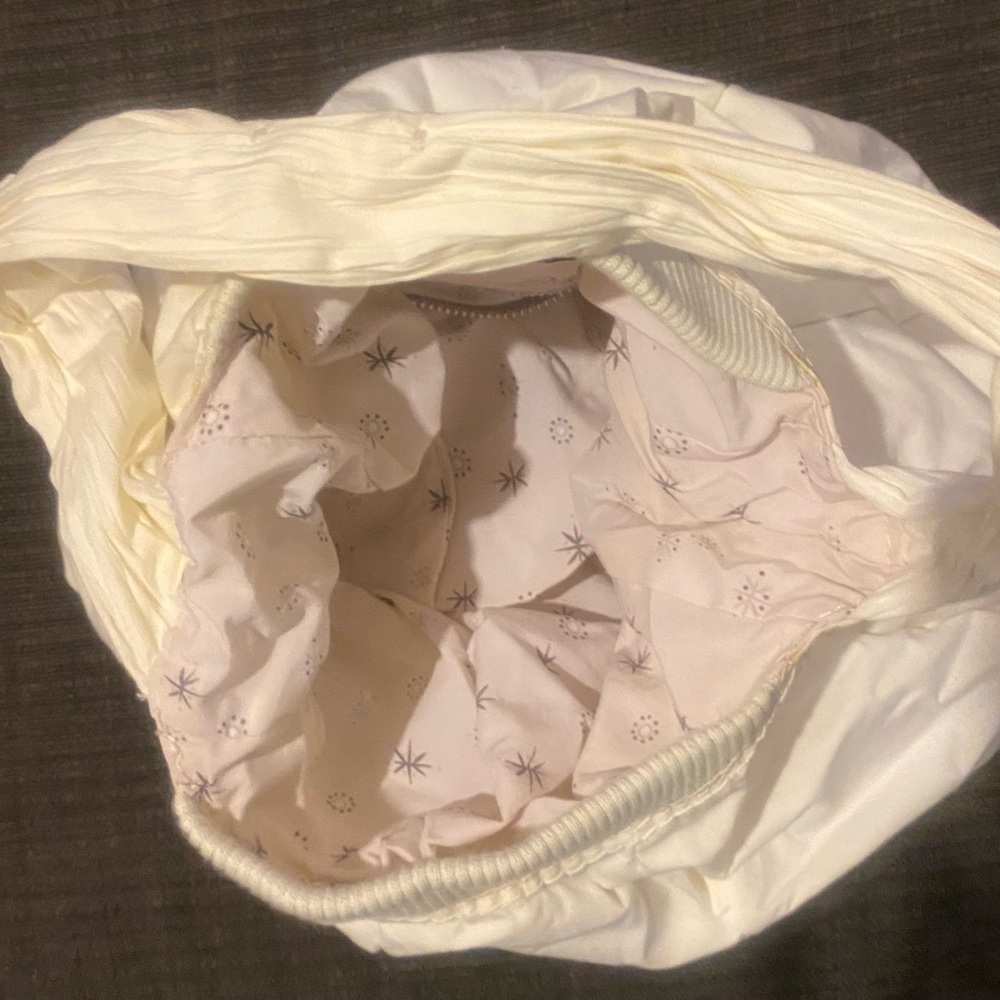 Lesportsac White Hobo Bag with Slouchy Design - Picture 6 of 6